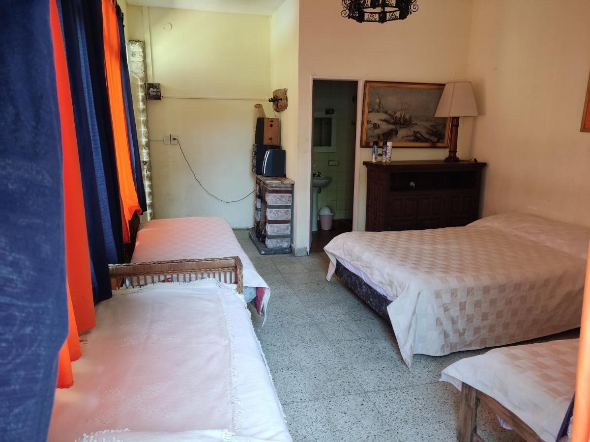 Olivos, Posada Y Habitaciones บัวโนสไอเรส ภายนอก รูปภาพ