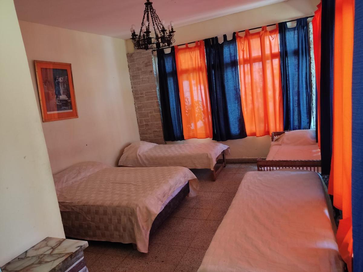 Olivos, Posada Y Habitaciones บัวโนสไอเรส ภายนอก รูปภาพ