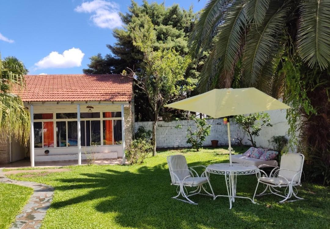 Olivos, Posada Y Habitaciones บัวโนสไอเรส ภายนอก รูปภาพ